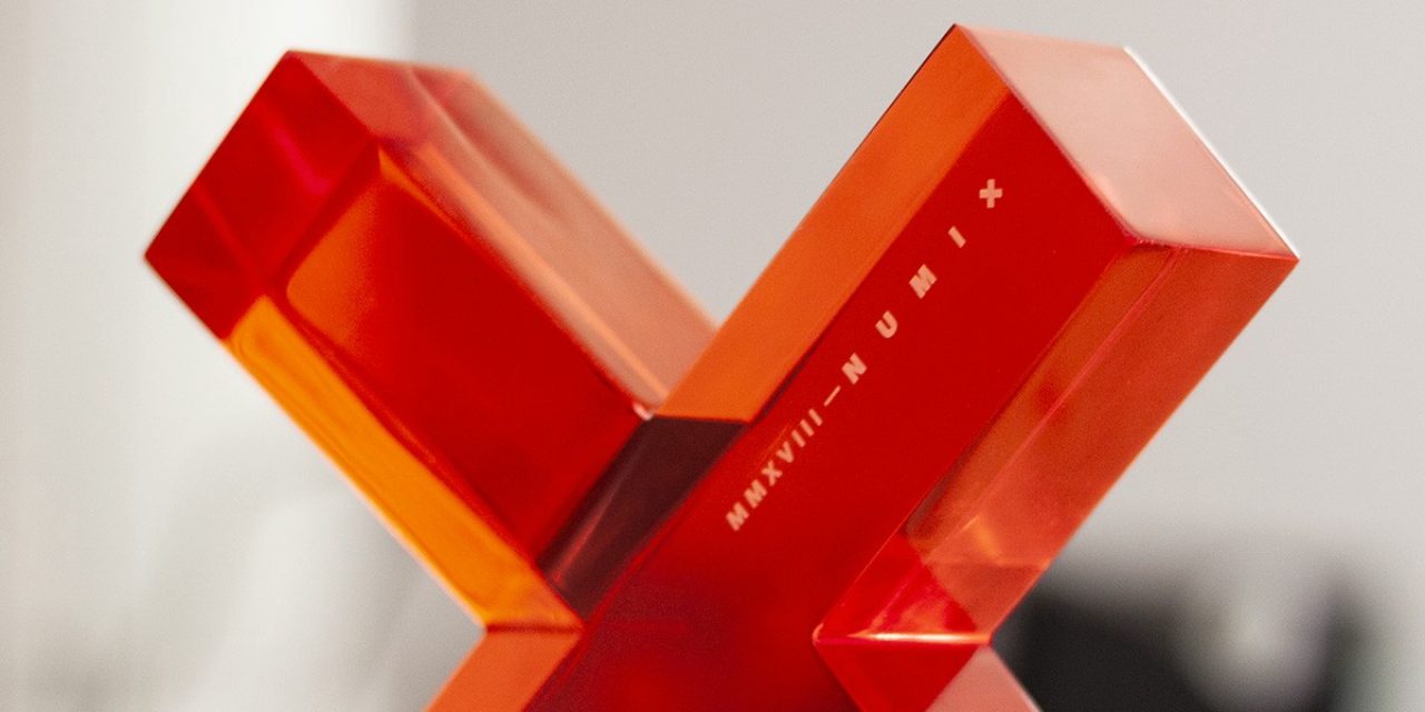 Photographie du trophée NUMIX remporté par Libéo